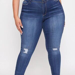 DISTRESSED SKINNY JEAN